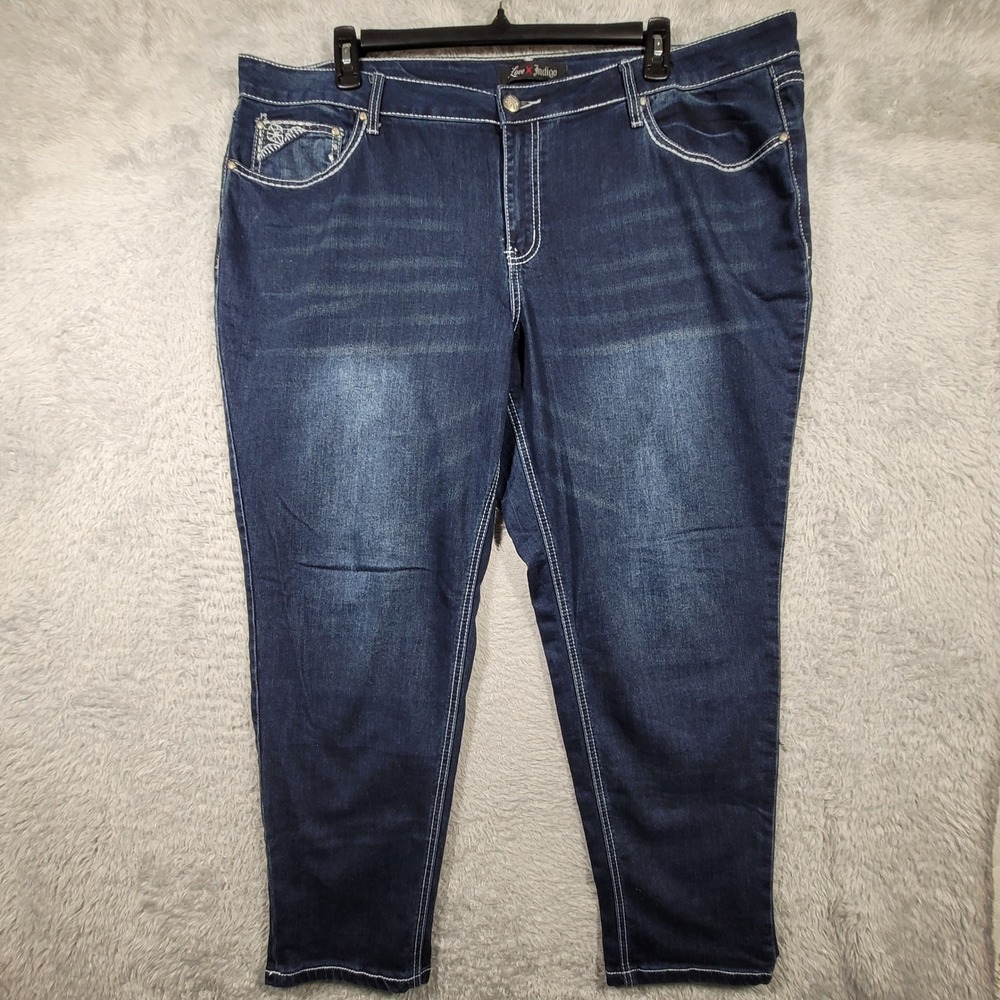 Love Indigo Jeans Women 22W Blue FleurDeLis Embroidered 45x27